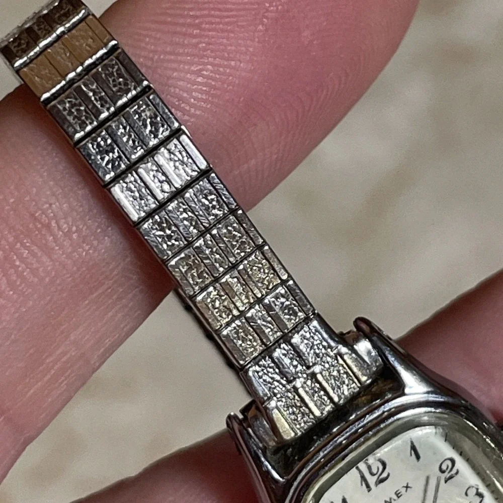 Vintage Timex Quartz Bracelet Band N'Cell, Rounded Rectangle Face,‎ Silver Tone